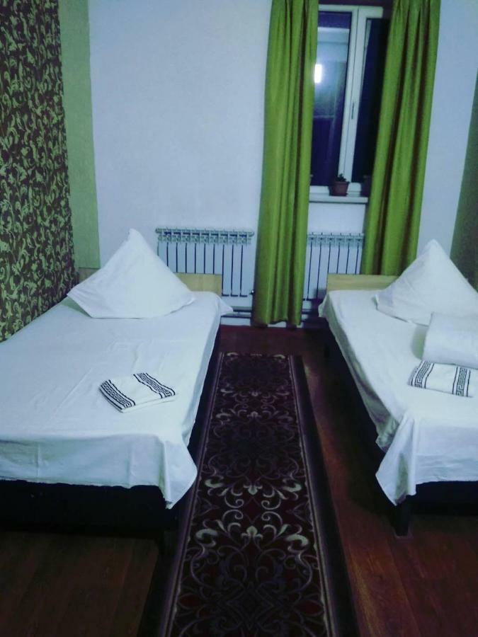 Saima Guest House Osh Exterior foto